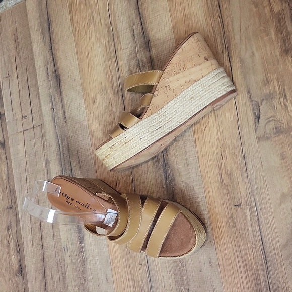 bettye muller Shoes - BETTYE MULLER made in Spain Camel Leather Upper Slip-On 4" Platform Sandals